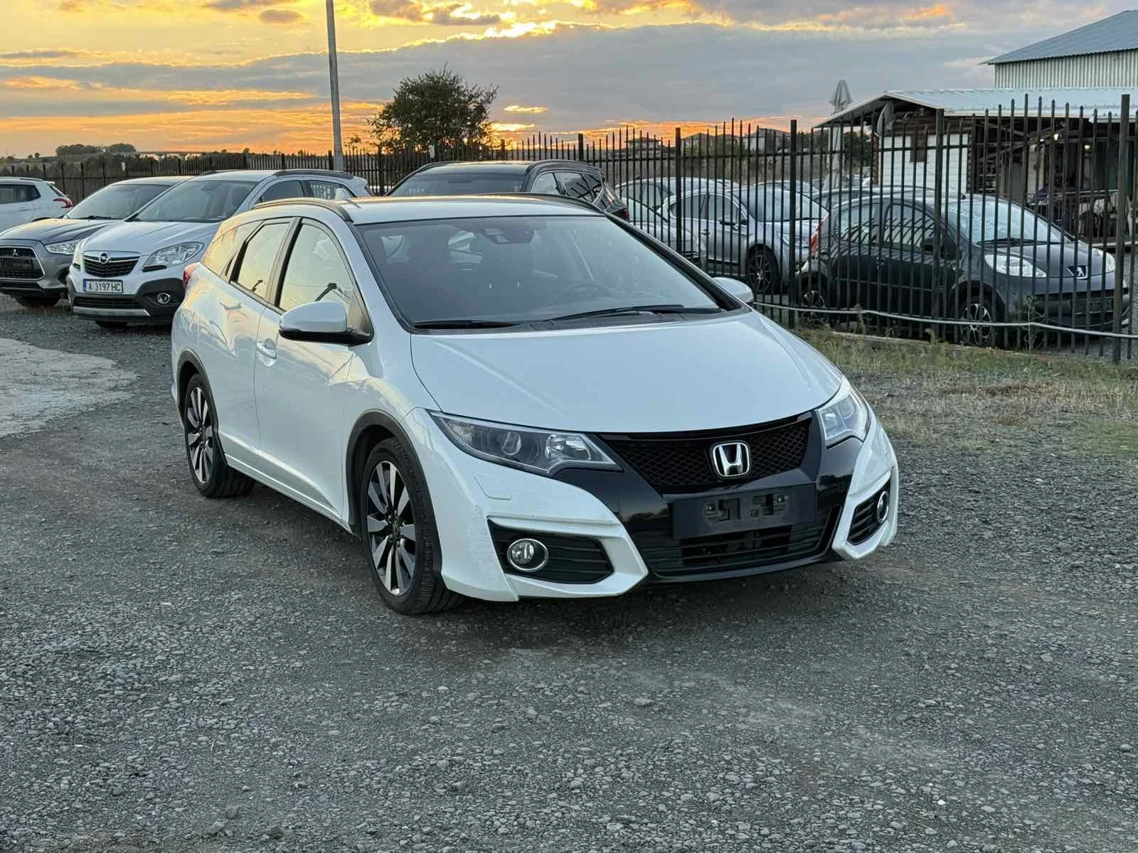 Honda Civic 1, 6tdi - изображение 3