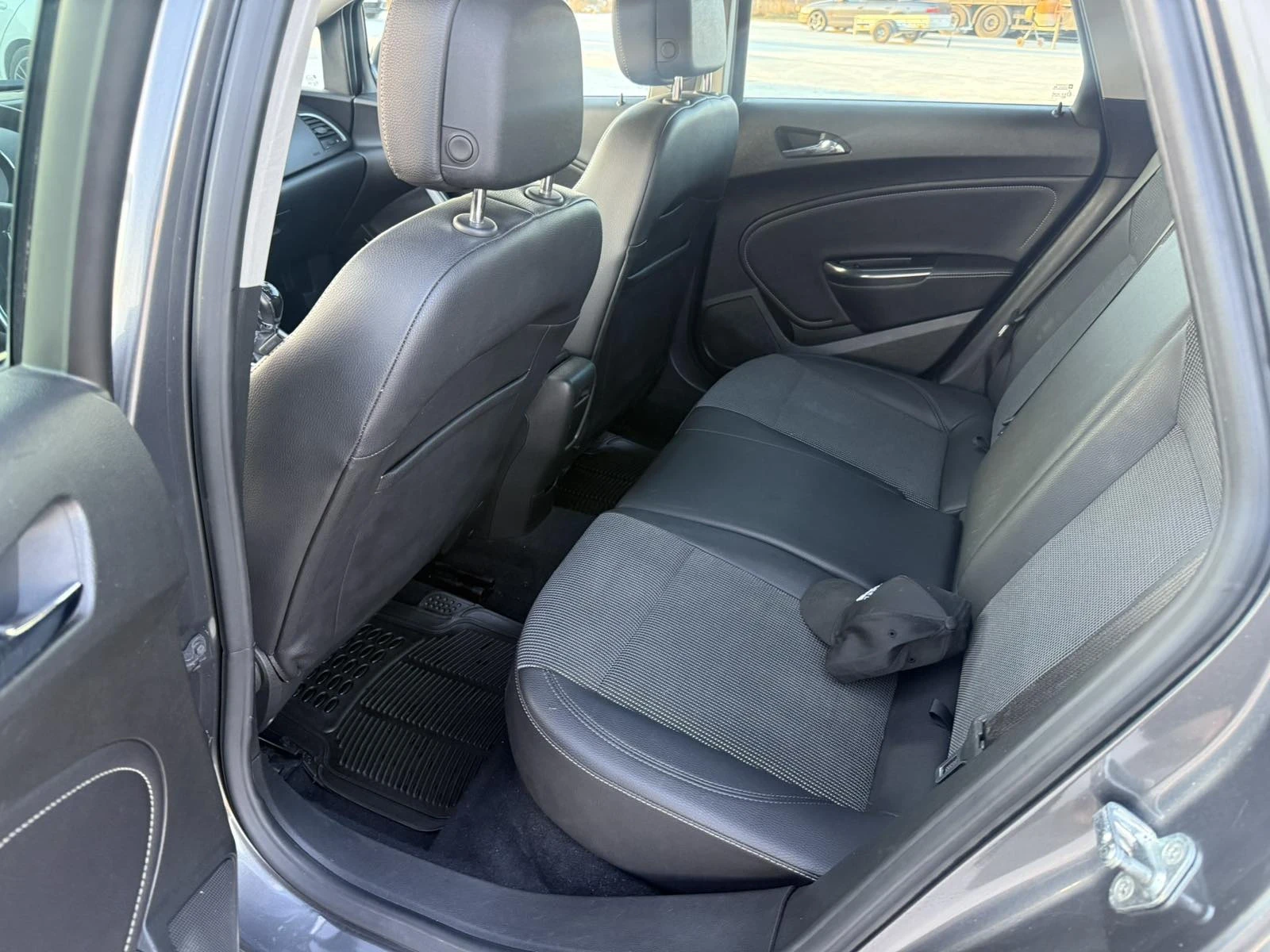 Opel Astra 1.7 cdti , снимка 11 - Автомобили и джипове - 53782419