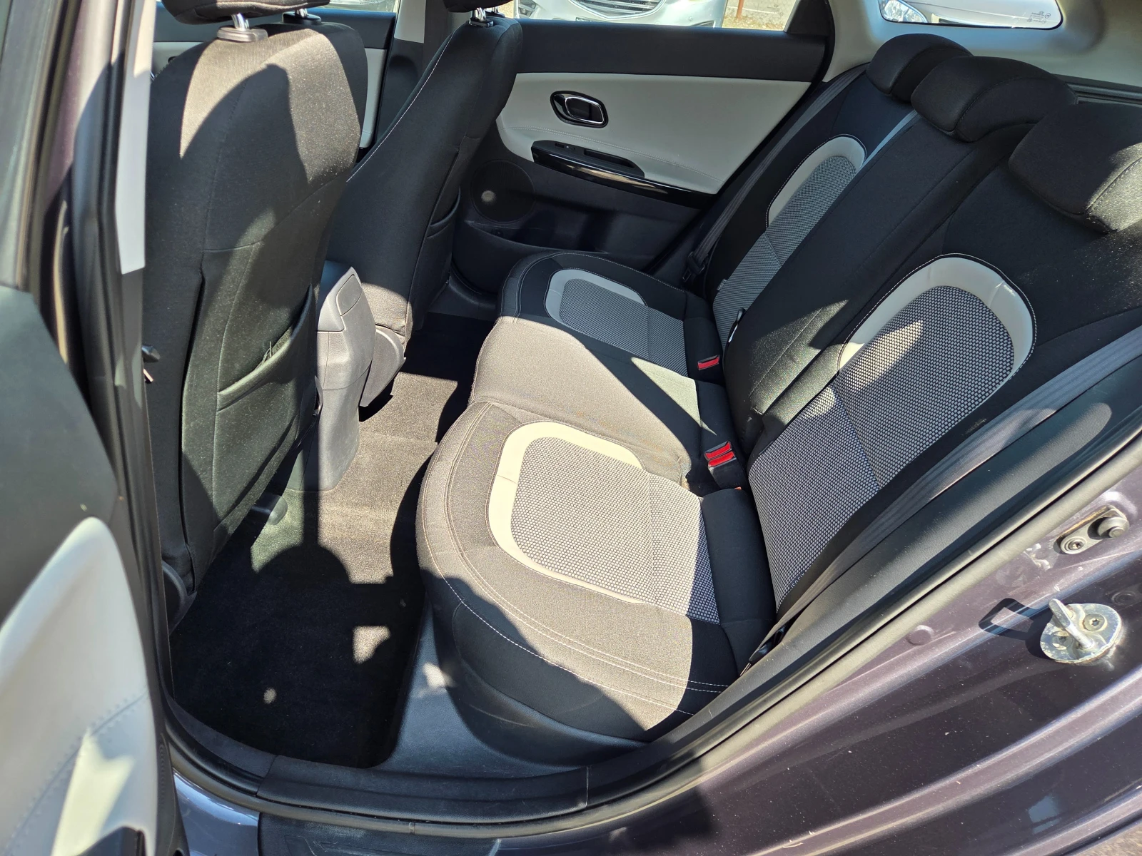 Kia Ceed 1.6crdi-128kc, снимка 7 - Автомобили и джипове - 53826344