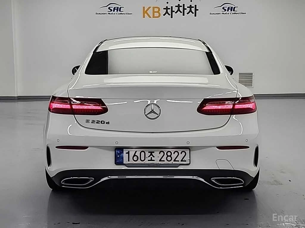 Mercedes-Benz E 220 COUPE* BURMESTER* HEAD-UP* LANE ASSIST* AMBIENT, снимка 4 - Автомобили и джипове - 54372546