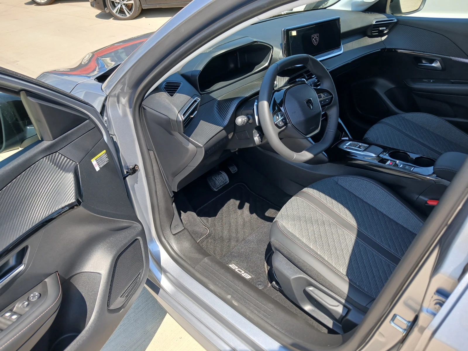 Peugeot 208 Гаранционна  само на  149км, снимка 7 - Автомобили и джипове - 55123609
