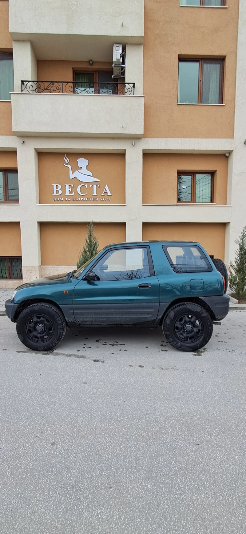 Toyota Rav4, снимка 4 - Автомобили и джипове - 49537913