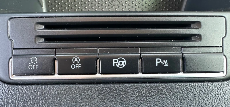 VW Tiguan 2.0 TDI FACELIFT, снимка 11 - Автомобили и джипове - 52289690