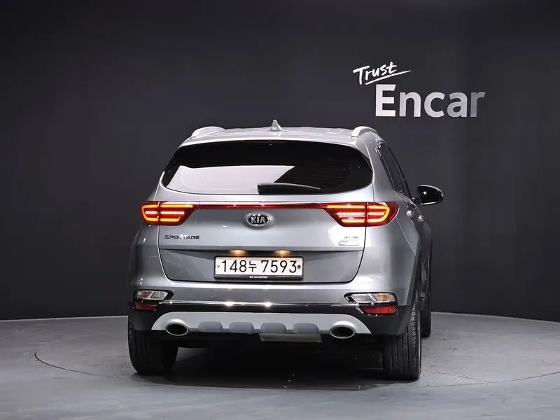 Kia Sportage 2.0 CRDi 4WD, снимка 4 - Автомобили и джипове - 54276407