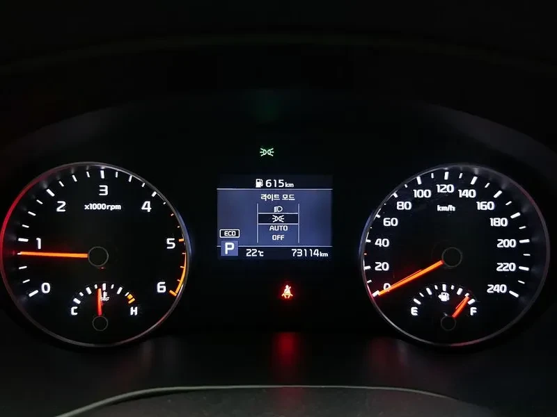 Kia Sportage 2.0 CRDi 4WD, снимка 8 - Автомобили и джипове - 54276407