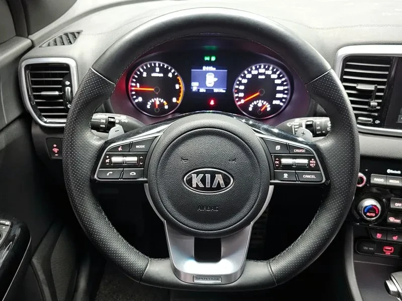 Kia Sportage 2.0 CRDi 4WD, снимка 13 - Автомобили и джипове - 54276407