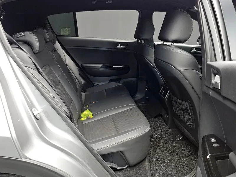 Kia Sportage 2.0 CRDi 4WD, снимка 12 - Автомобили и джипове - 54276407