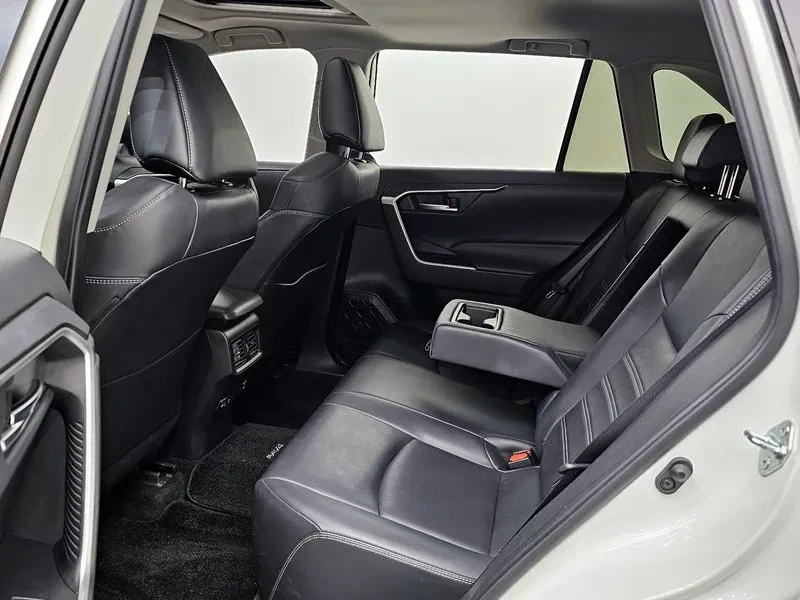 Toyota Rav4 2.5 2WD, снимка 13 - Автомобили и джипове - 55048112