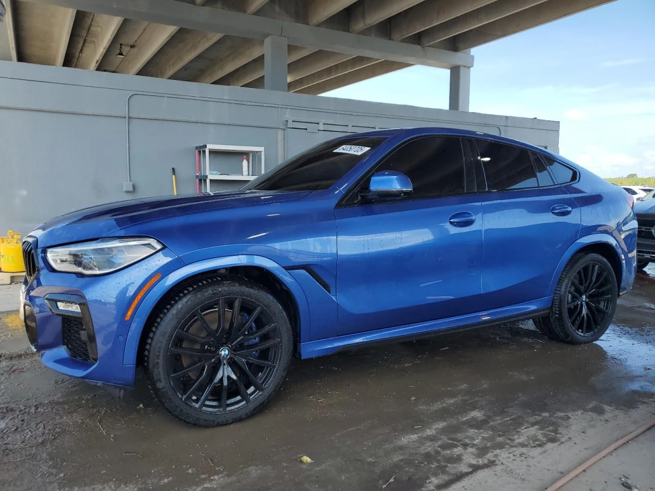 BMW X6 SDRIVE 40I - изображение 2