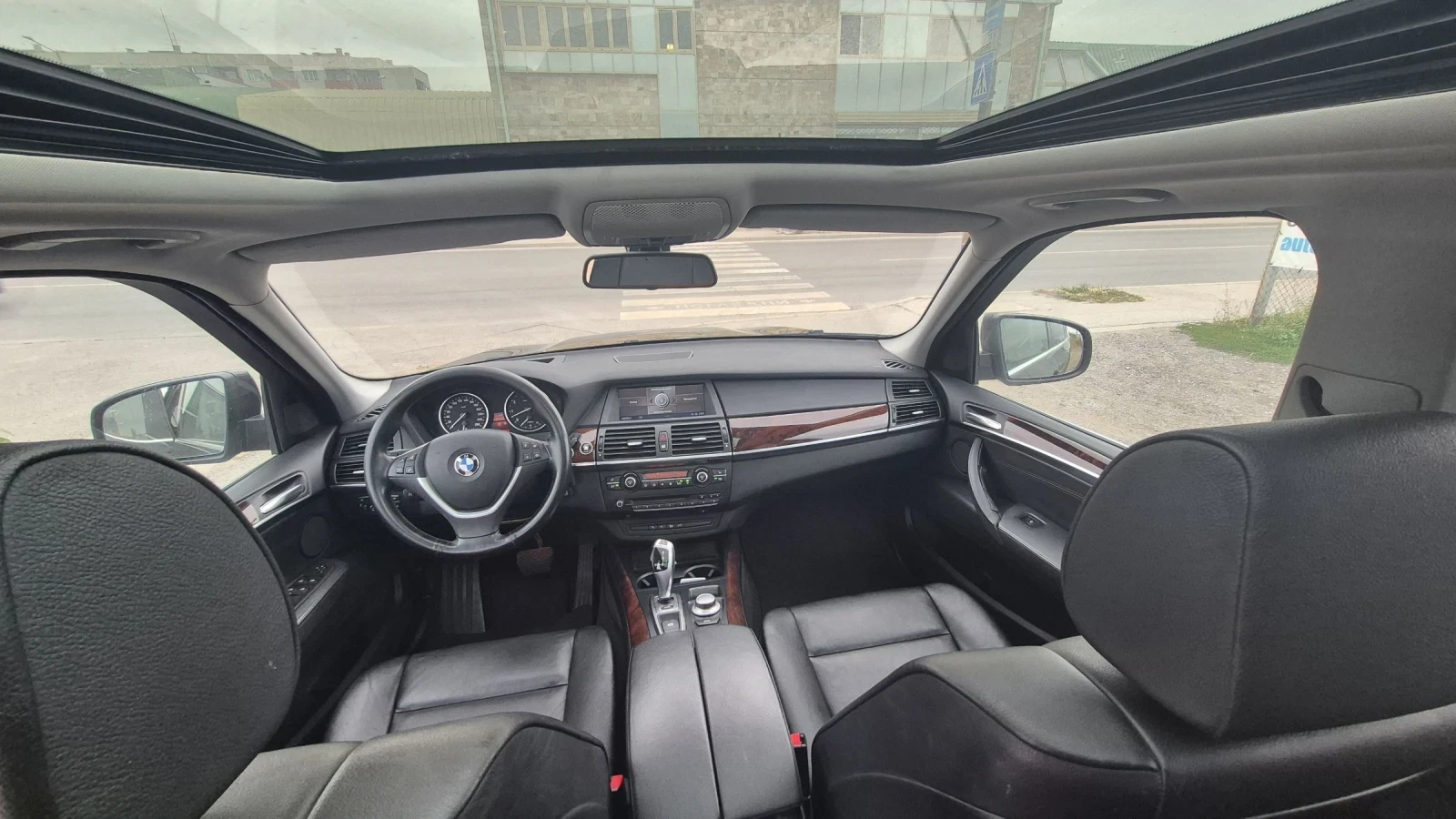 BMW X5 4.8is * 7 местен * Панорама * FULL * Swiss - изображение 8