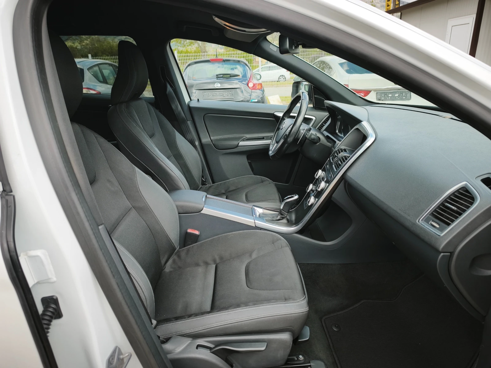 Volvo XC60 КАТО НОВА/160х.км, снимка 13 - Автомобили и джипове - 54378107