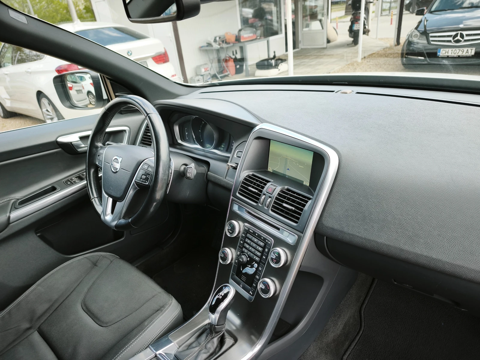 Volvo XC60 КАТО НОВА/160х.км, снимка 14 - Автомобили и джипове - 54378107