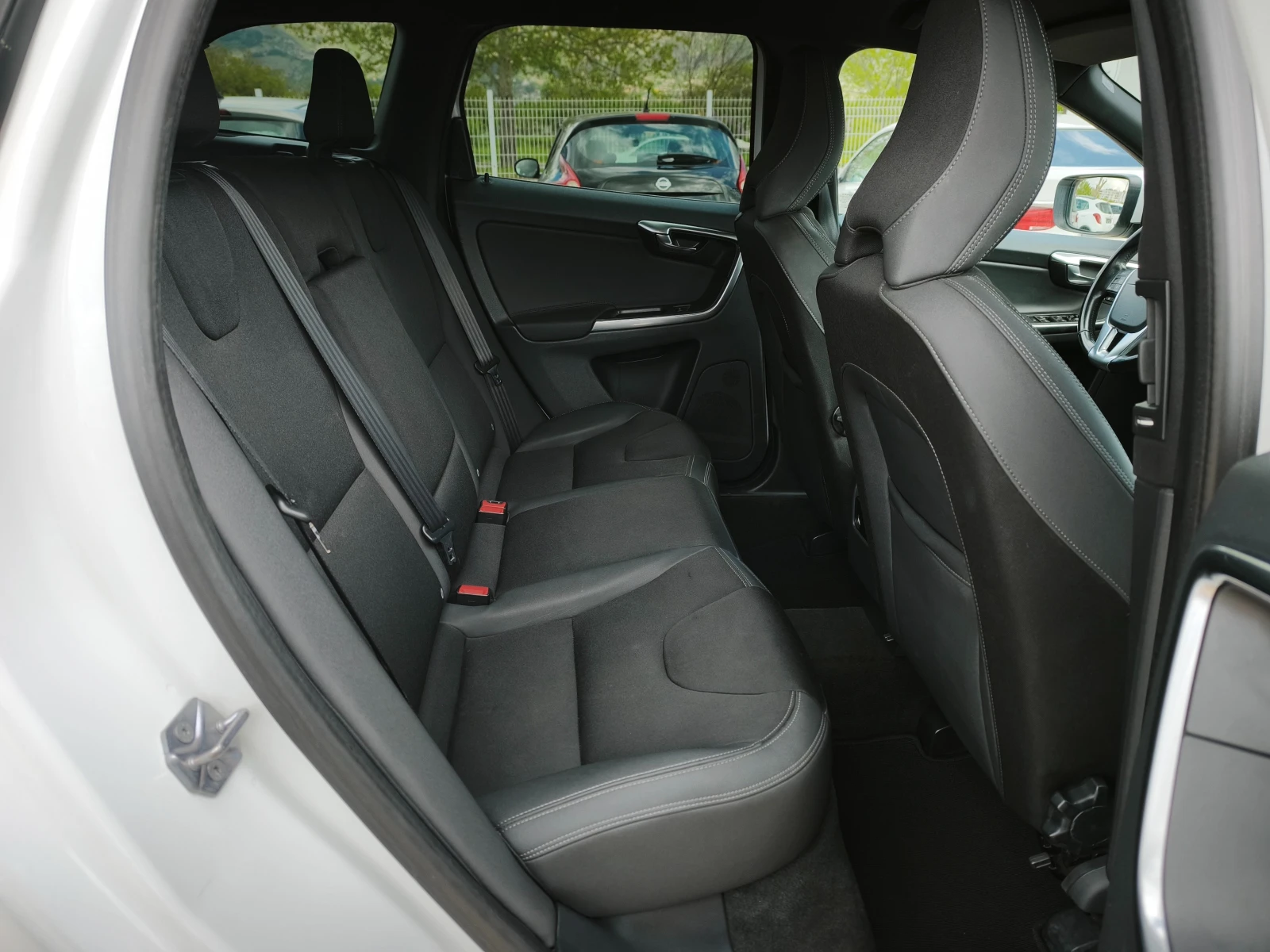 Volvo XC60 КАТО НОВА/160х.км, снимка 15 - Автомобили и джипове - 54378107