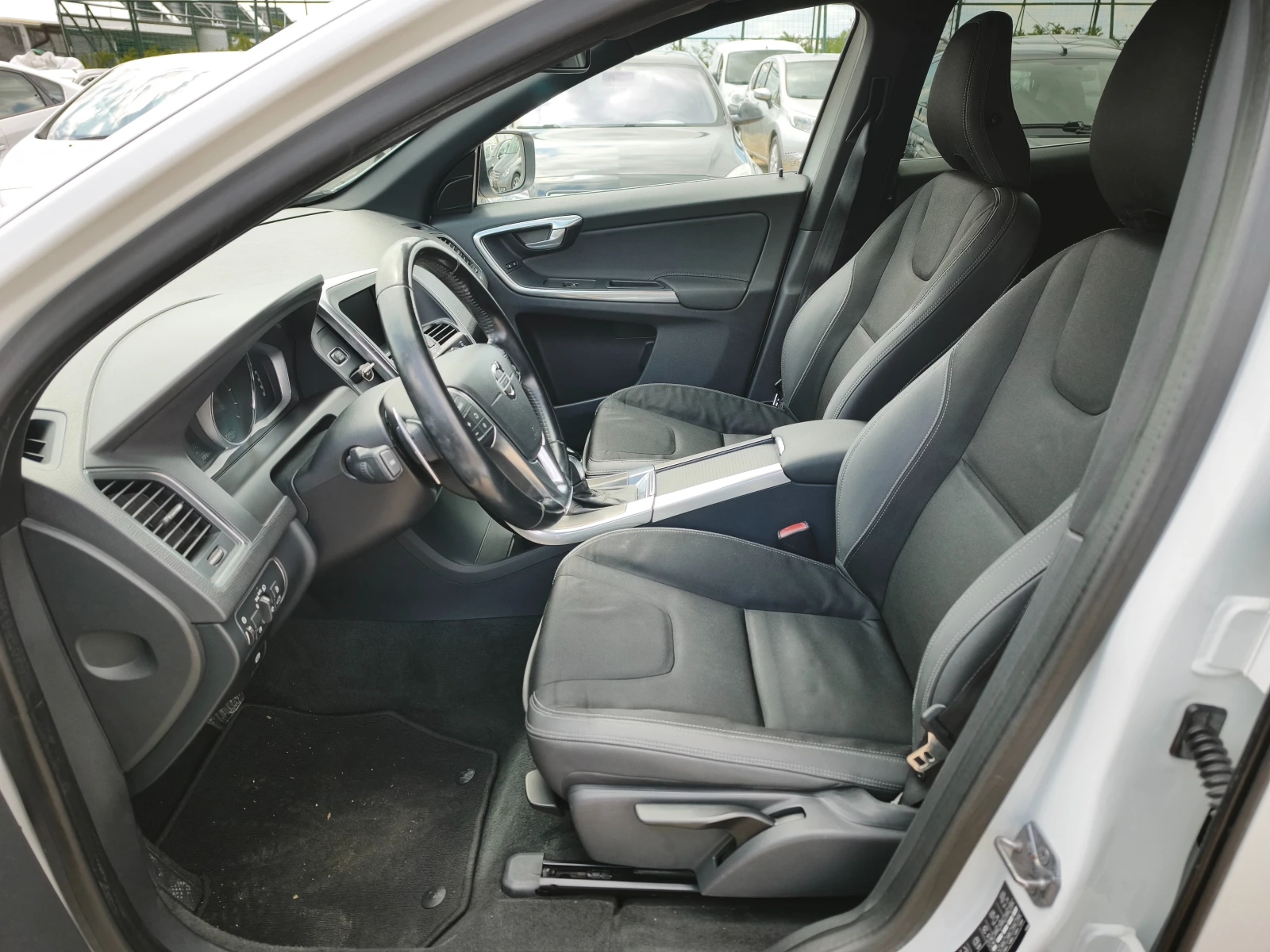 Volvo XC60 КАТО НОВА/160х.км, снимка 10 - Автомобили и джипове - 54378107