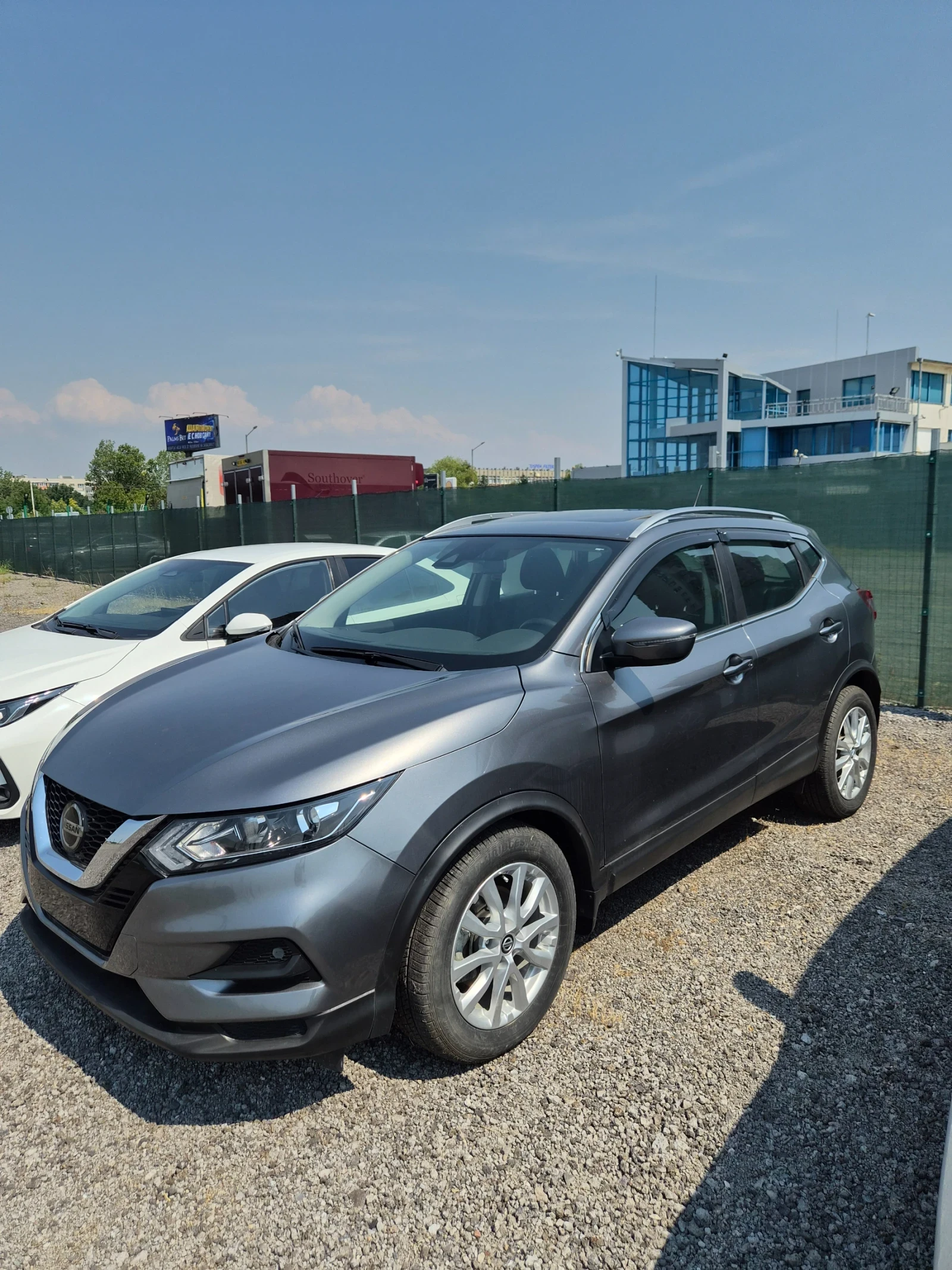 Nissan Qashqai, снимка 2 - Автомобили и джипове - 56161967