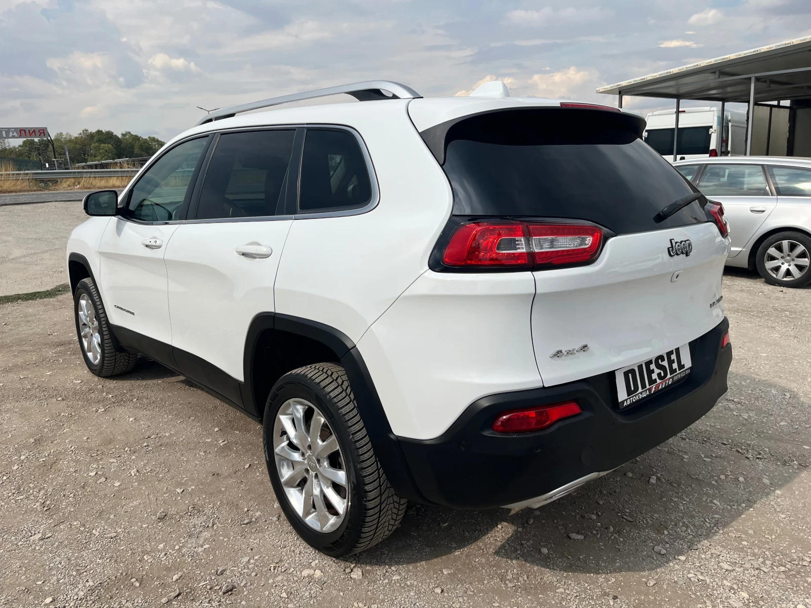 Jeep Cherokee 2.2jTD-200-NAVI-ITALIA, снимка 11 - Автомобили и джипове - 56170770