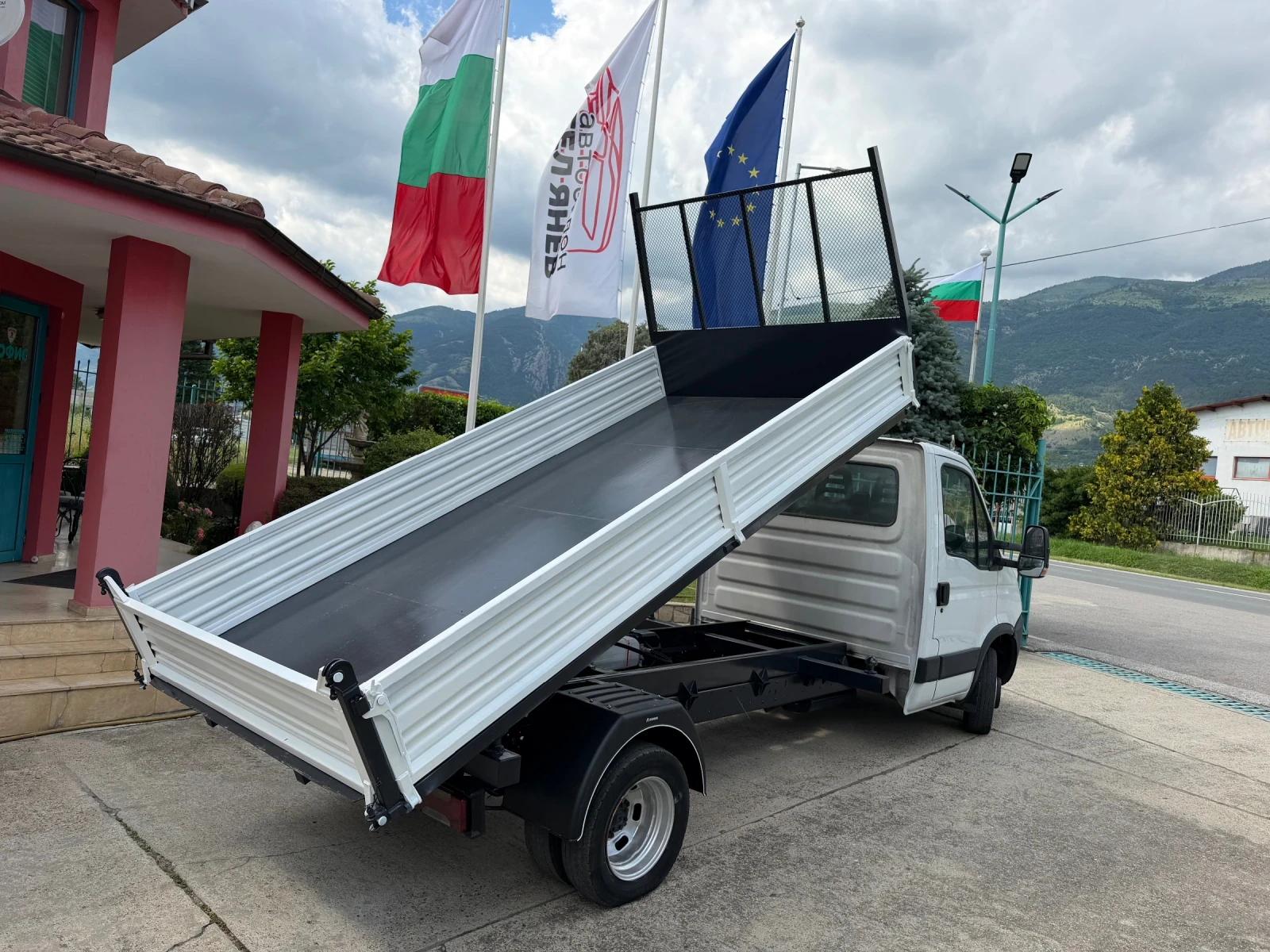 Iveco Daily 3.0HPI* 35C18* Тристранен самосвал* 3.90 метра кош, снимка 6 - Бусове и автобуси - 54854795