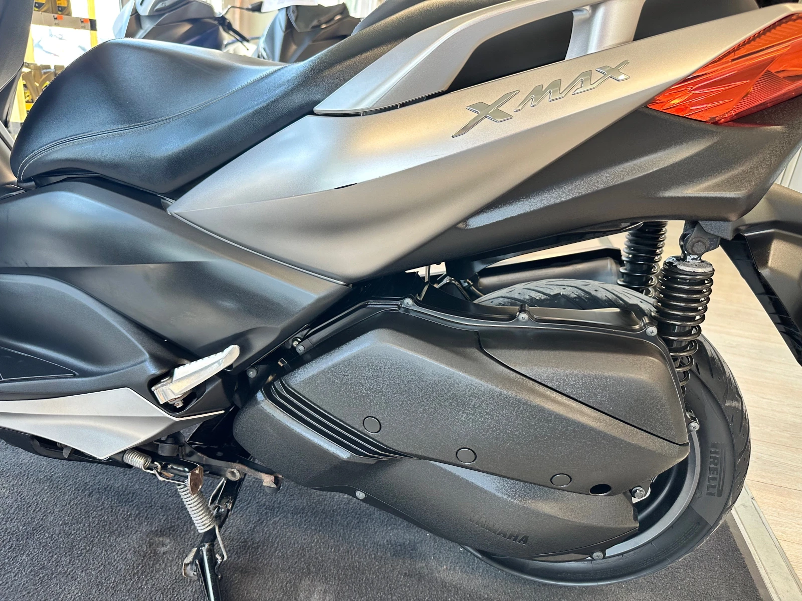 Yamaha X-max 300i ABS/TC/LED 08.2020г., снимка 11 - Мотоциклети и мототехника - 55091010