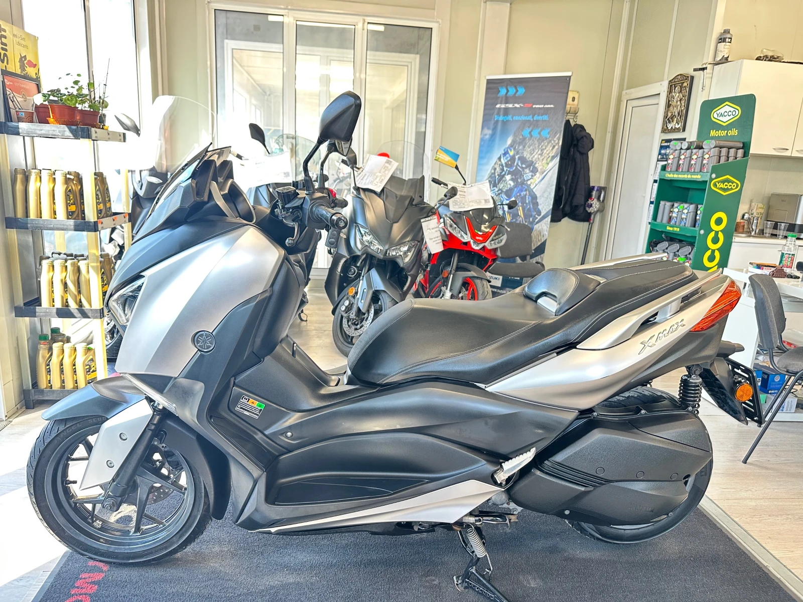 Yamaha X-max 300i ABS/TC/LED 08.2020г., снимка 14 - Мотоциклети и мототехника - 55091010