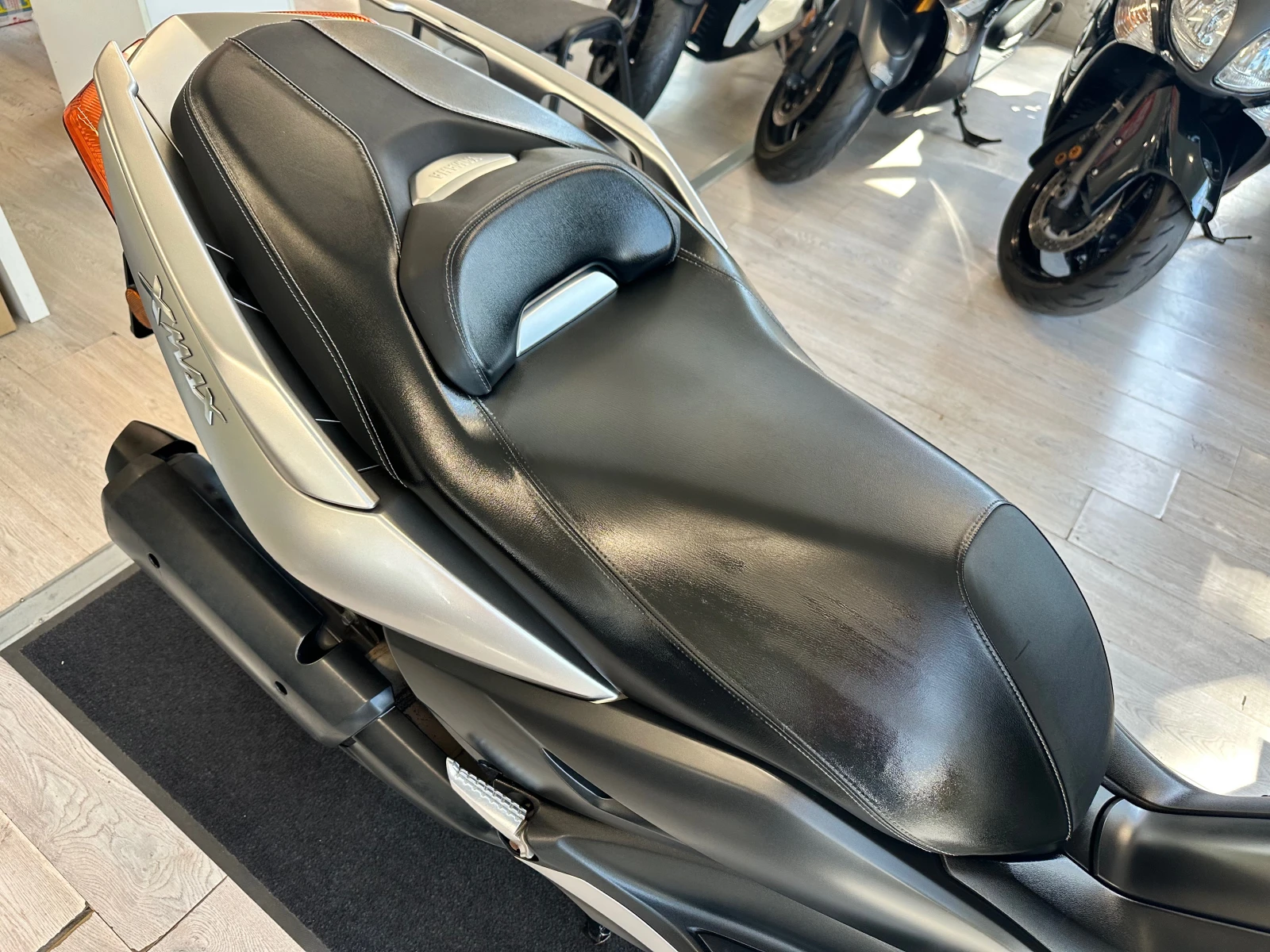Yamaha X-max 300i ABS/TC/LED 08.2020г., снимка 4 - Мотоциклети и мототехника - 55091010