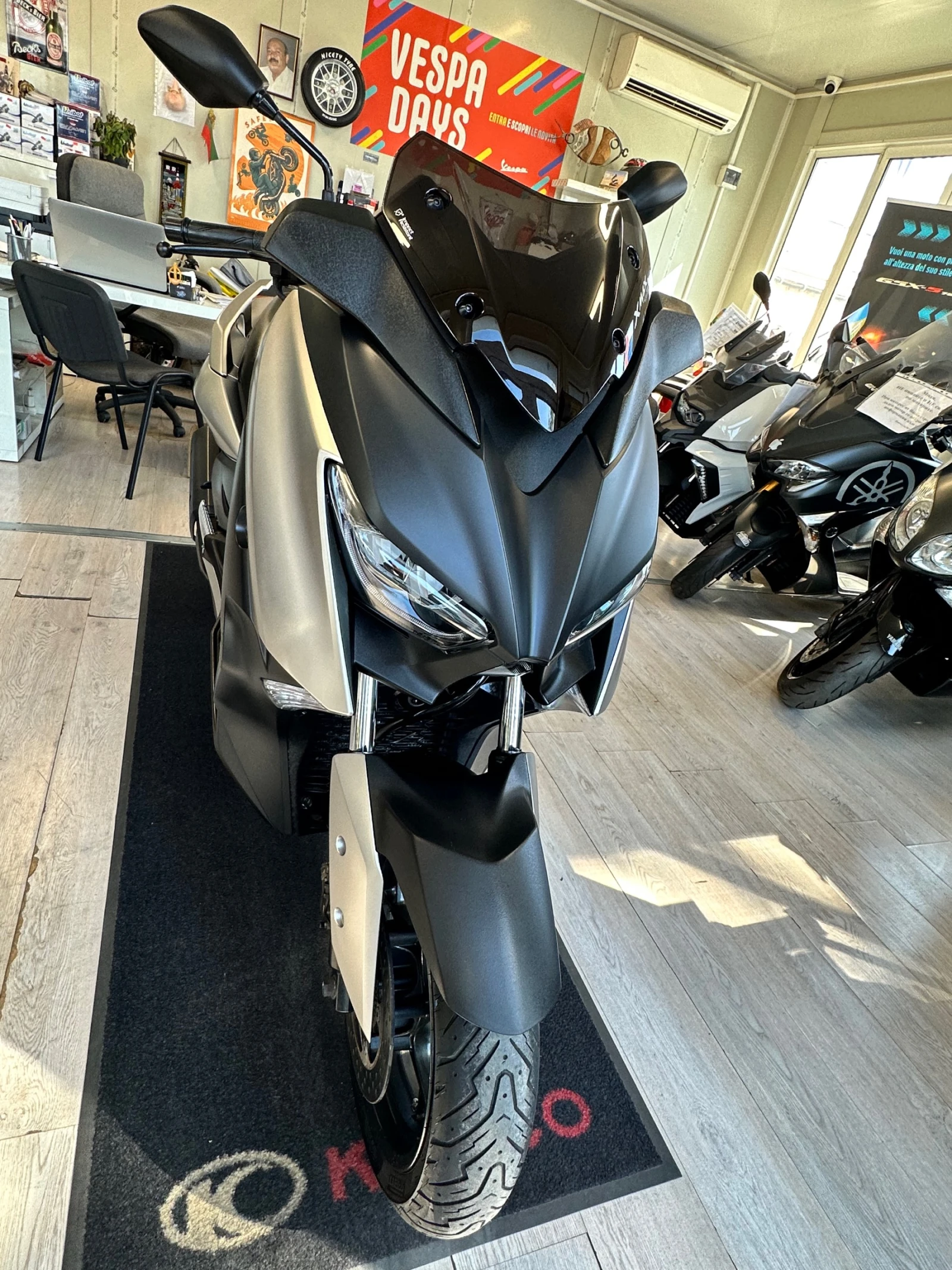 Yamaha X-max 300i ABS/TC/LED 08.2020г., снимка 12 - Мотоциклети и мототехника - 55091010
