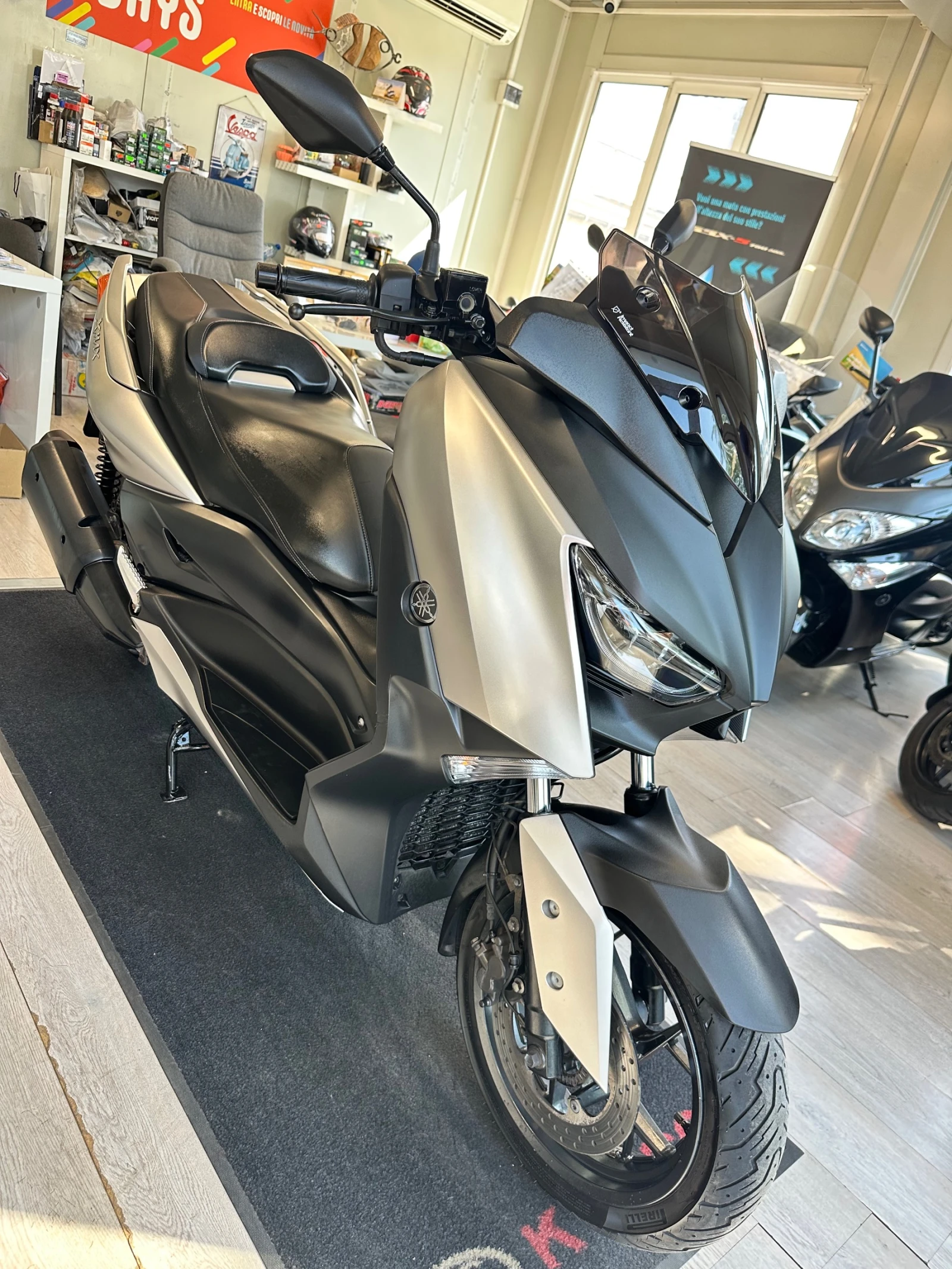 Yamaha X-max 300i ABS/TC/LED 08.2020г., снимка 8 - Мотоциклети и мототехника - 55091010