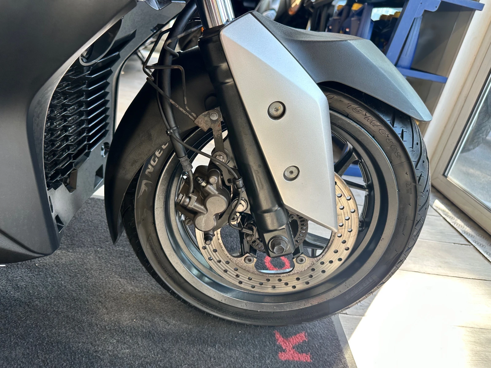 Yamaha X-max 300i ABS/TC/LED 08.2020г., снимка 9 - Мотоциклети и мототехника - 55091010