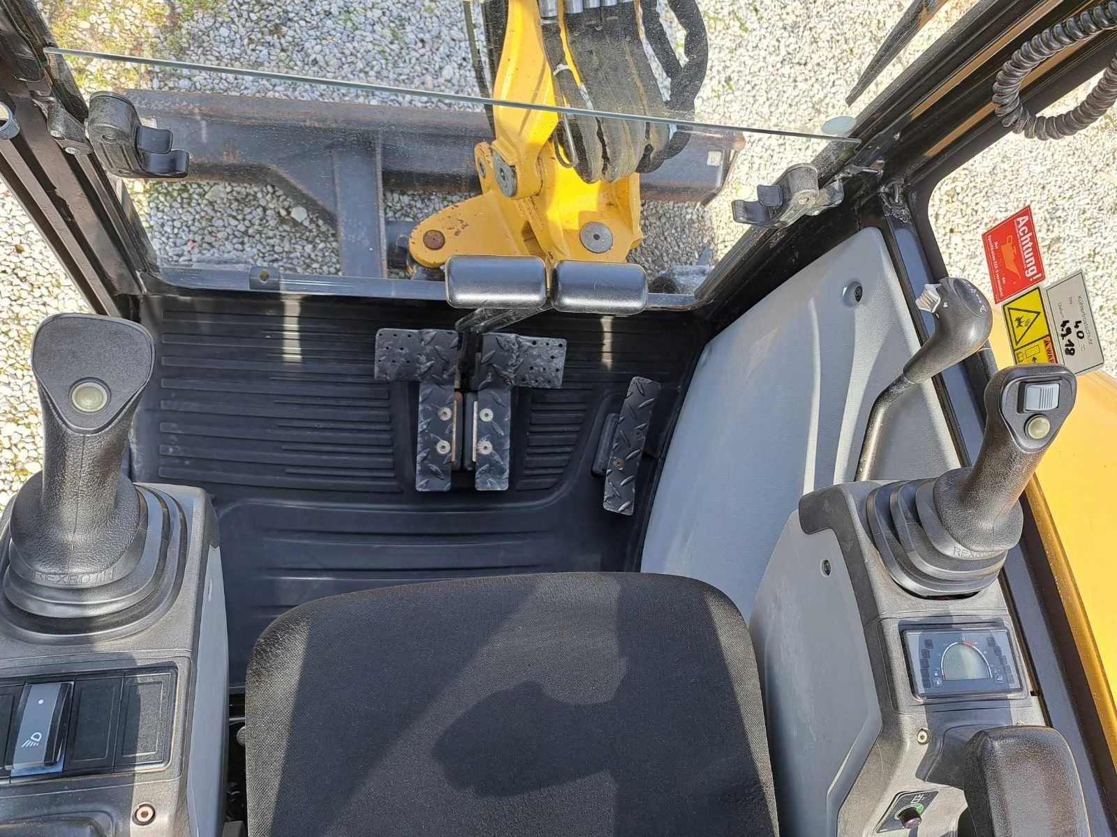  Cat 302.7 DCR | Mobile.bg   16