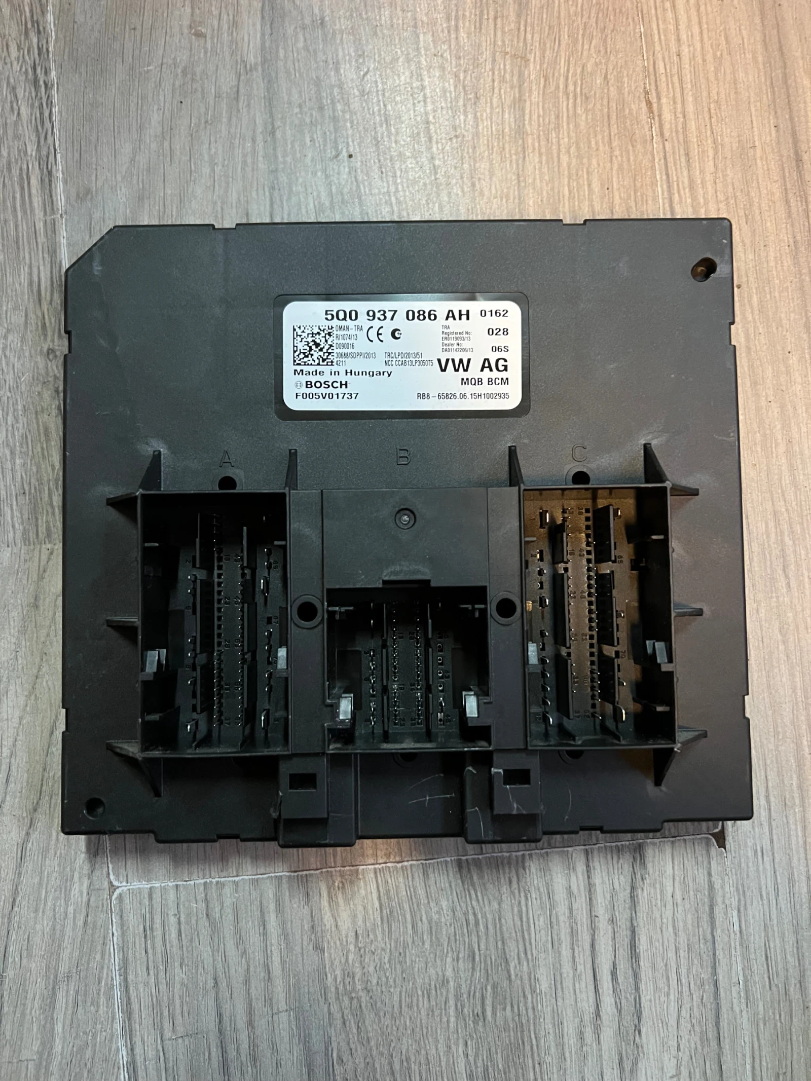 5Q0937086AH ��������� ����� VW  BOSCH F005V01737 5Q0 937 086 AH MQB BCM  | Mobile.bg � ����������� 1