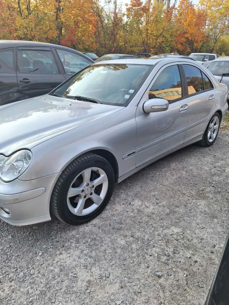 Mercedes-Benz C 180 COMPRESOR, снимка 13 - Автомобили и джипове - 47762330