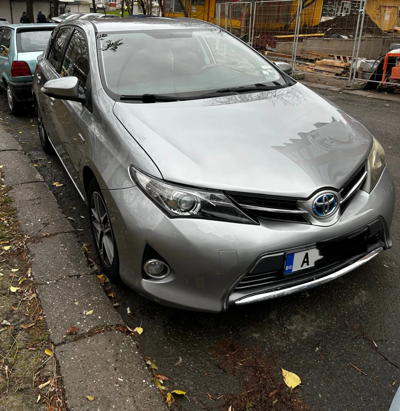 Toyota Auris, снимка 10 - Автомобили и джипове - 48268744