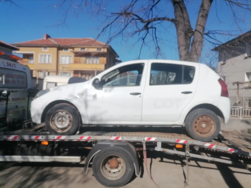 Dacia Sandero, снимка 1 - Автомобили и джипове - 48835409