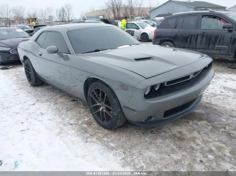 Dodge Challenger 5.7L V-8 VVT, 372HP Rear Wheel Drive, снимка 1 - Автомобили и джипове - 49211797