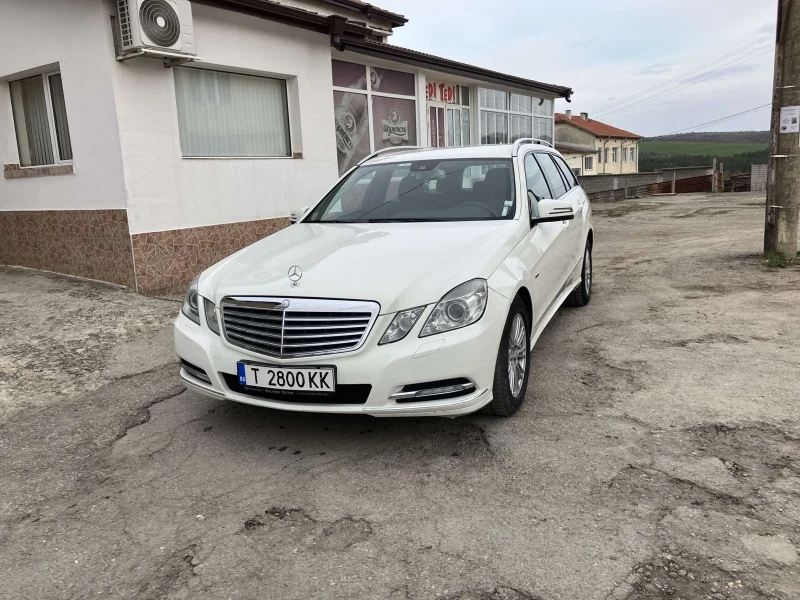 Mercedes-Benz E 220, снимка 9 - Автомобили и джипове - 51337628