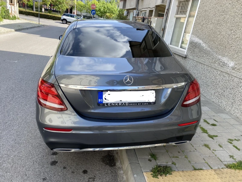 Mercedes-Benz E 220, снимка 4 - Автомобили и джипове - 52234648