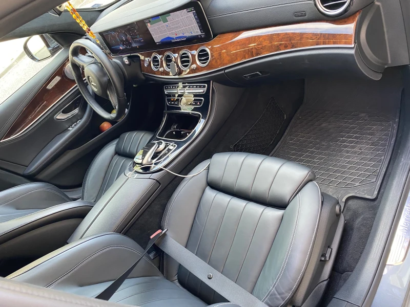 Mercedes-Benz E 220, снимка 8 - Автомобили и джипове - 52234648