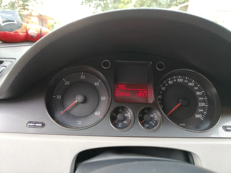 VW Passat, снимка 4 - Автомобили и джипове - 52257509