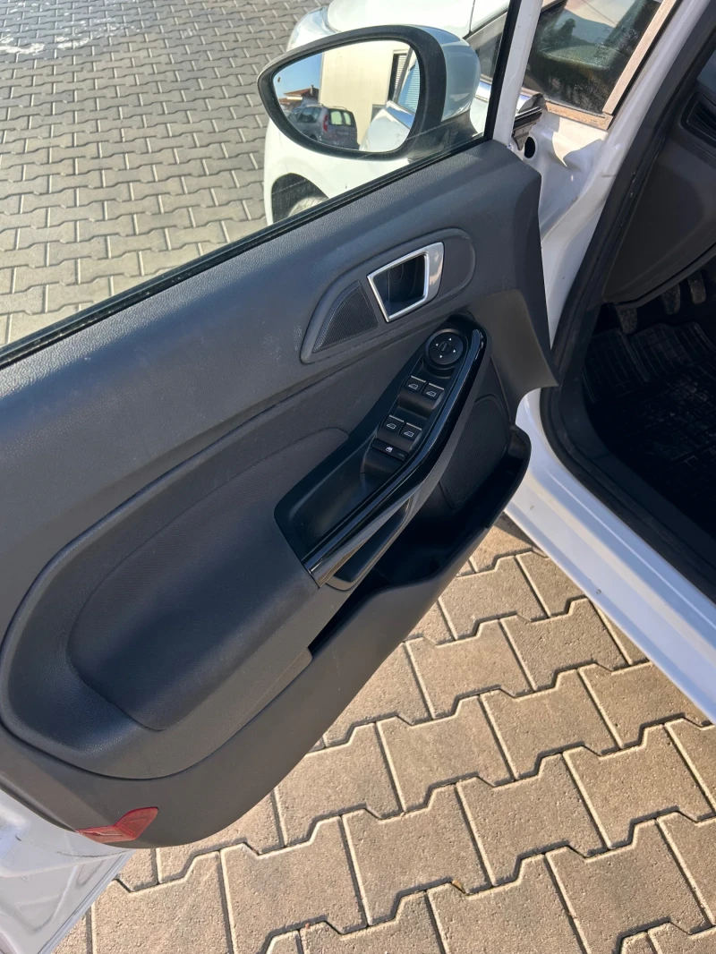 Ford Fiesta, снимка 10 - Автомобили и джипове - 52438446