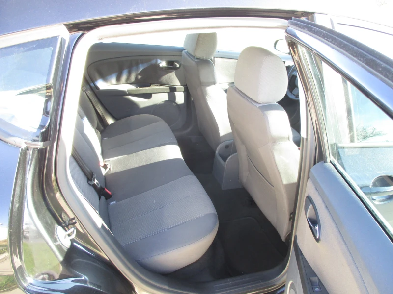 Seat Leon 2.0TDI/140кс./6-СКОРОСТИ/КАТО НОВА, снимка 15 - Автомобили и джипове - 52614126