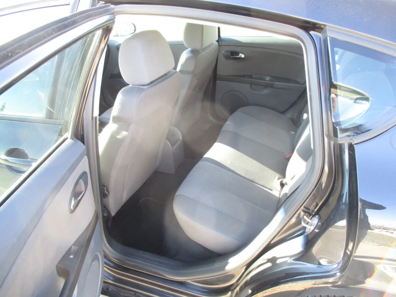 Seat Leon 2.0TDI/140кс./6-СКОРОСТИ/КАТО НОВА, снимка 12 - Автомобили и джипове - 52614126