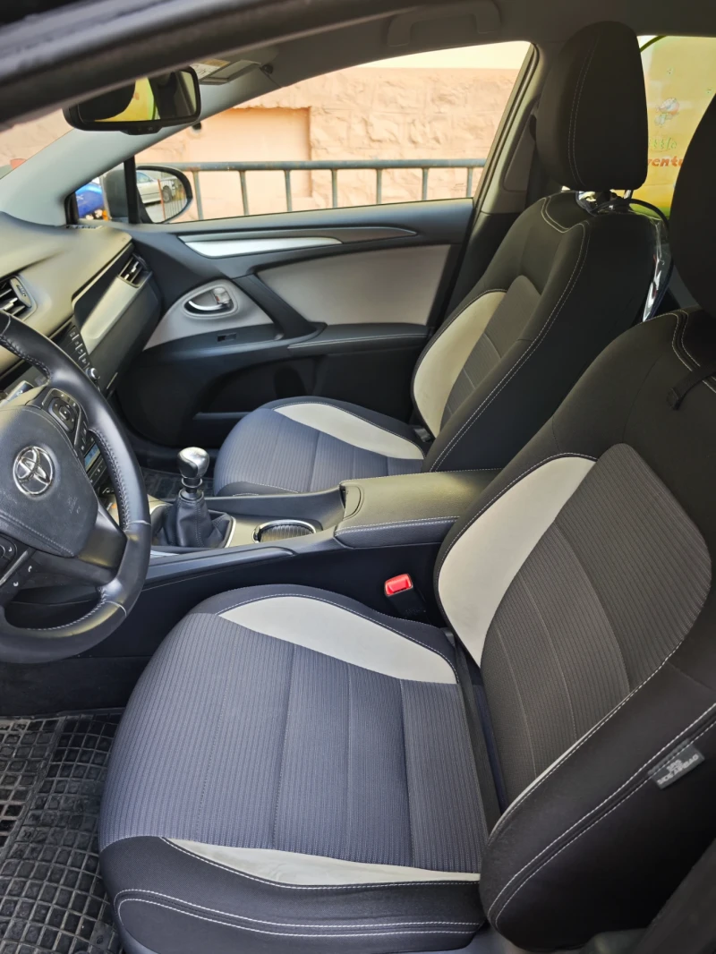 Toyota Avensis, снимка 7 - Автомобили и джипове - 52638855