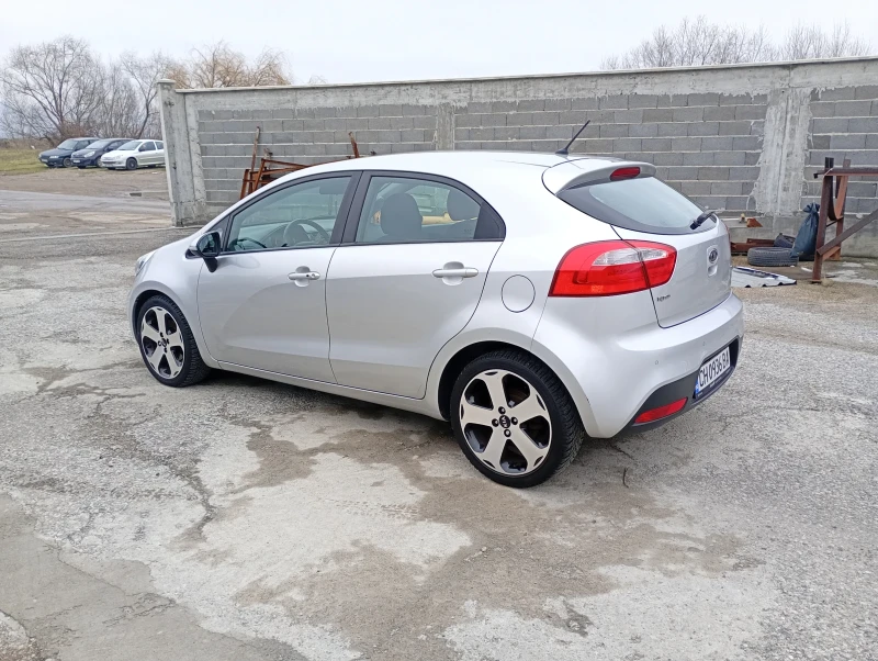 Kia Rio 1.4 crdi, снимка 6 - Автомобили и джипове - 53343346