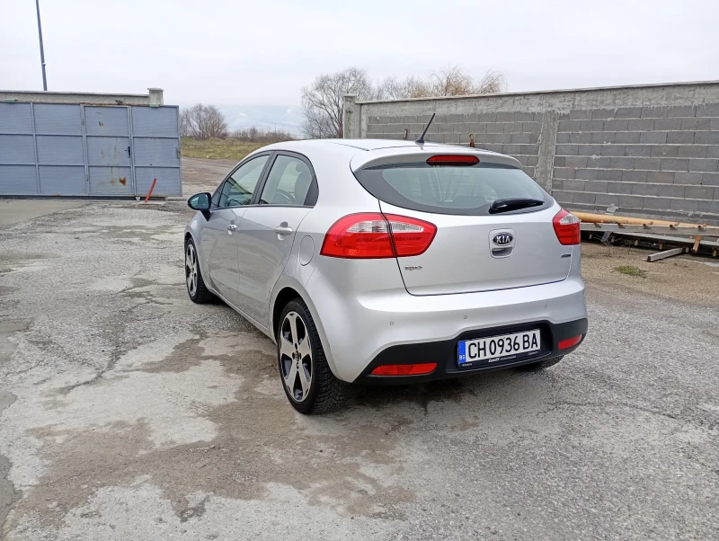 Kia Rio 1.4 crdi, снимка 5 - Автомобили и джипове - 53343346