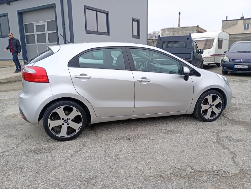 Kia Rio 1.4 crdi, снимка 2 - Автомобили и джипове - 53343346