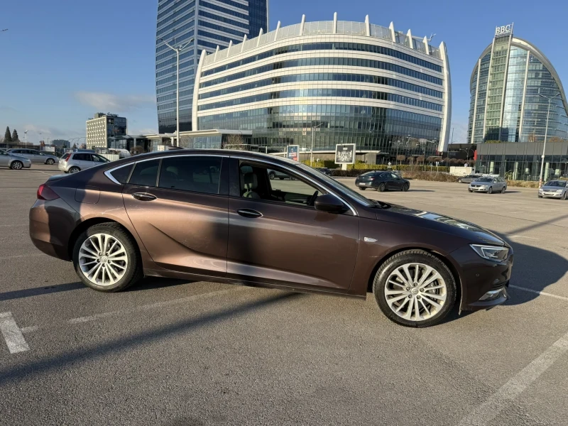 Opel Insignia, снимка 2 - Автомобили и джипове - 54506025