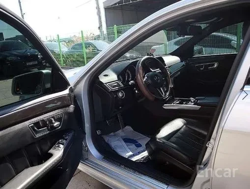 Mercedes-Benz E 350 AMG / 4MATIC / ОБДУХВАНЕ / 360 / ЛИЗИНГ, снимка 10 - Автомобили и джипове - 54896229