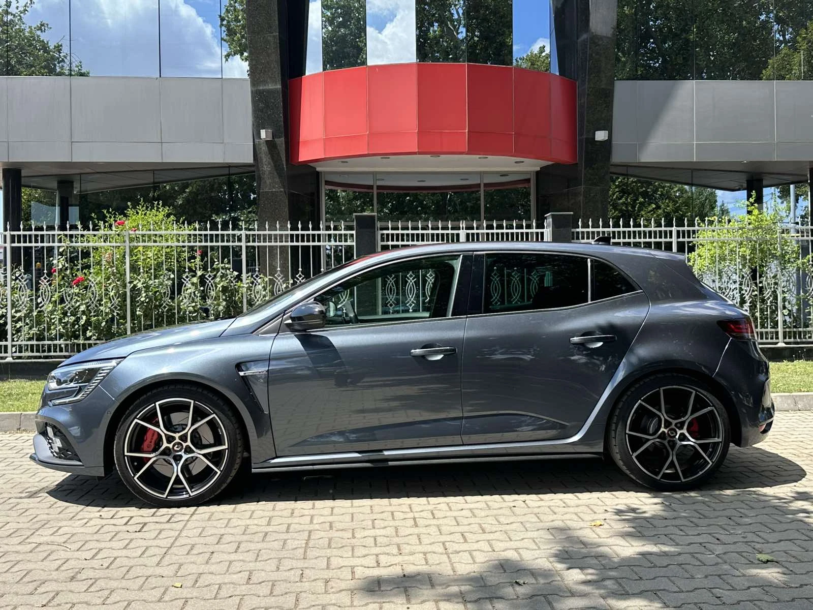 Renault Megane RS TROPHY* FACELIFT* Гаранция* BOSE*  - изображение 2