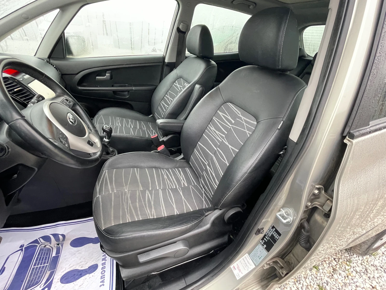 Kia Venga 1.4 бензин евро6 Б , фул екстри , кожа навигация - изображение 9