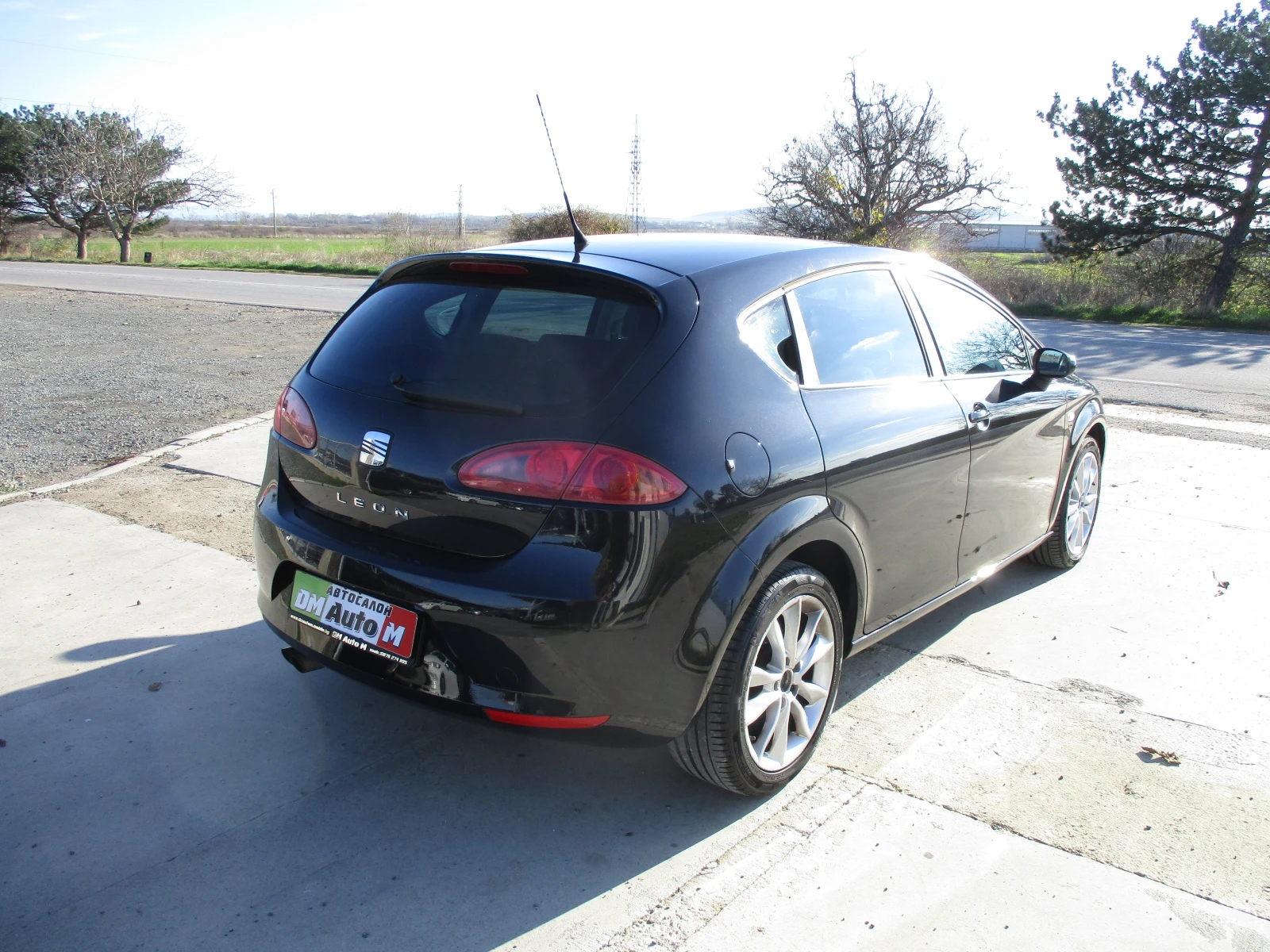 Seat Leon 2.0TDI/140кс./6-СКОРОСТИ/КАТО НОВА - изображение 4