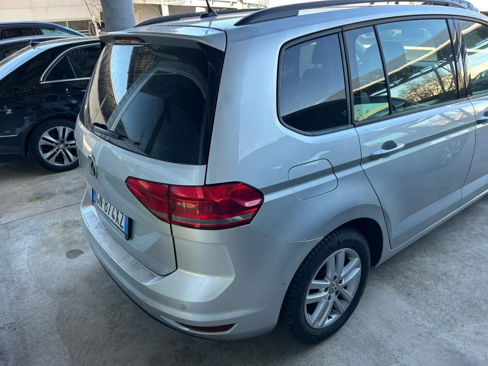 VW Touran 2.0TDI* Кожа* Нави* 143000км - изображение 3